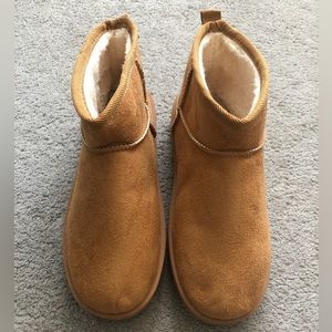 New Mini Booties Size 40